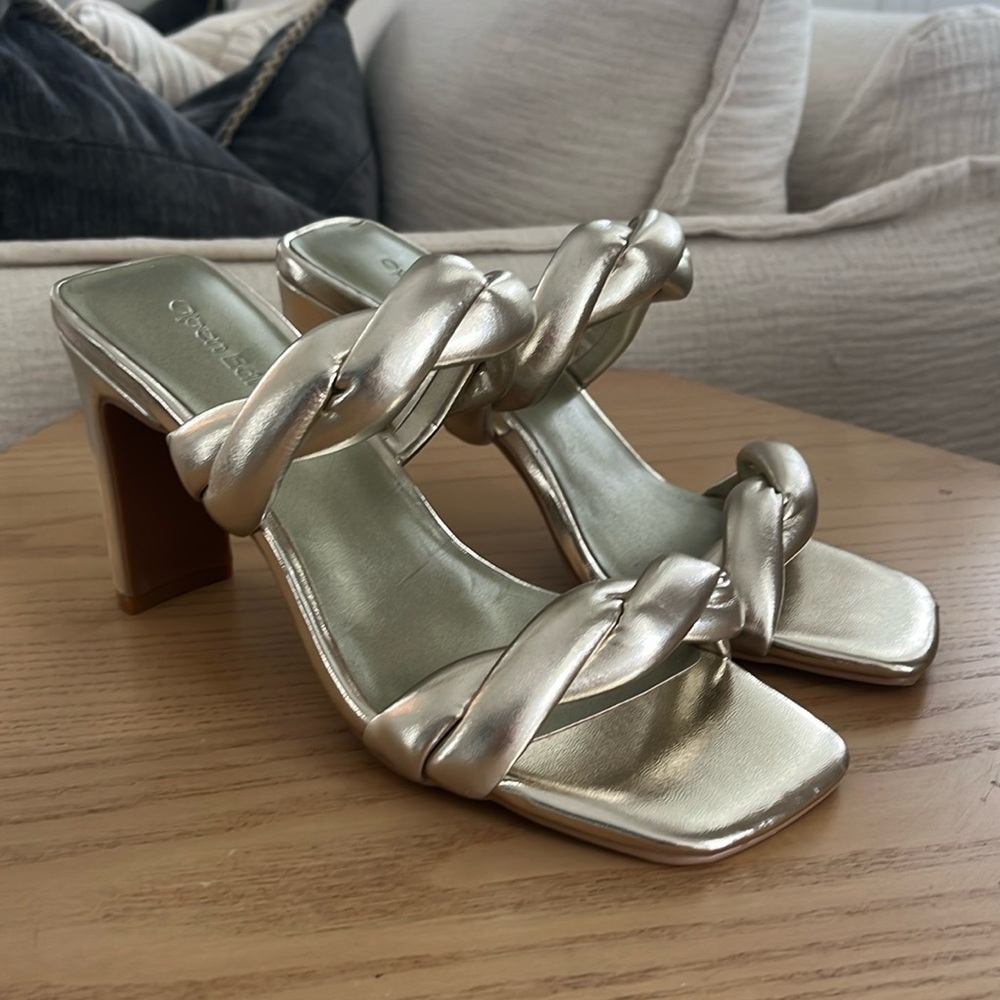 NWOT OPEN EDIT Gold rope braided heels